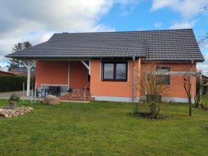 Blick auf Haus vom Garten Blick auf Haus vom Garten